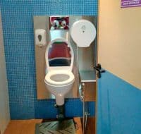 HOSPITALES Y CENTROS DE SALUD